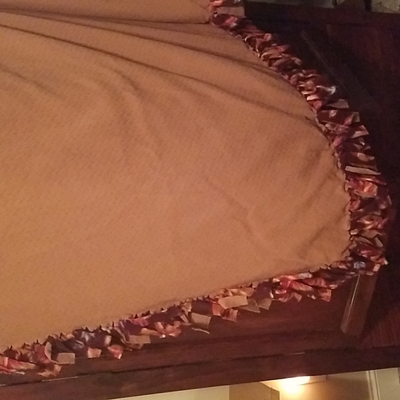 Handmade fleece blanket throw - Picture 4 of 4